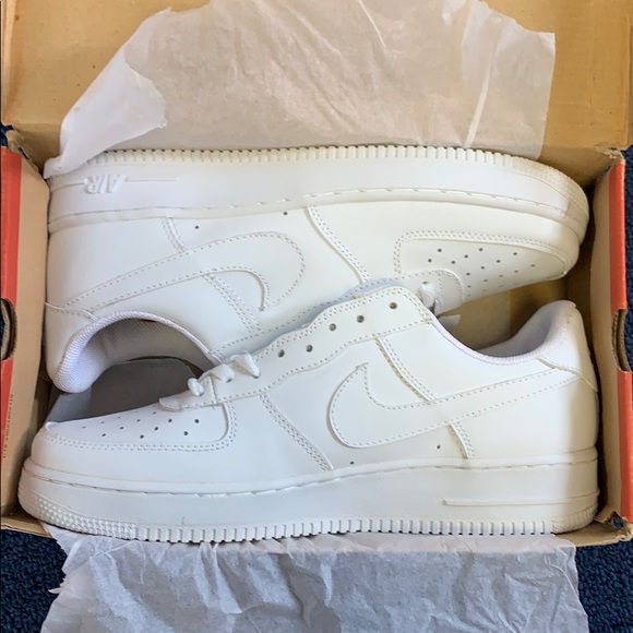 Authentic White Nike Air Force 1 - Picture 2 of 4